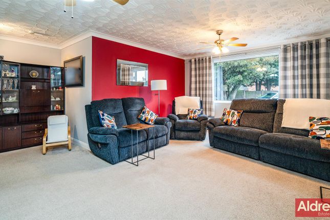 Nigan, Station Road, Lowestoft photo 3