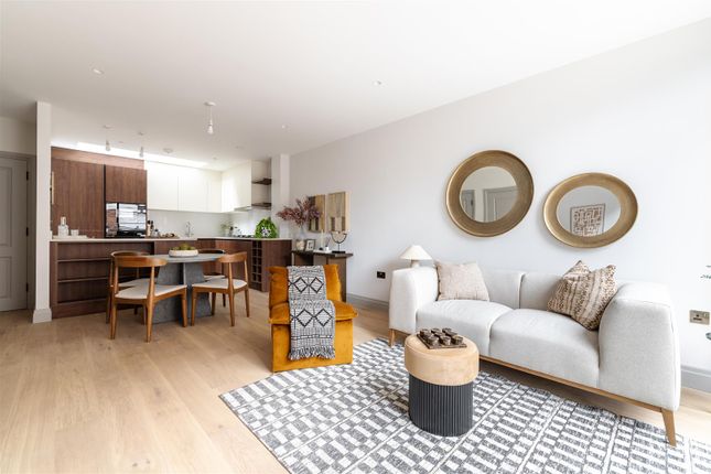 4A, Rosewood Close, South Woodford photo 3