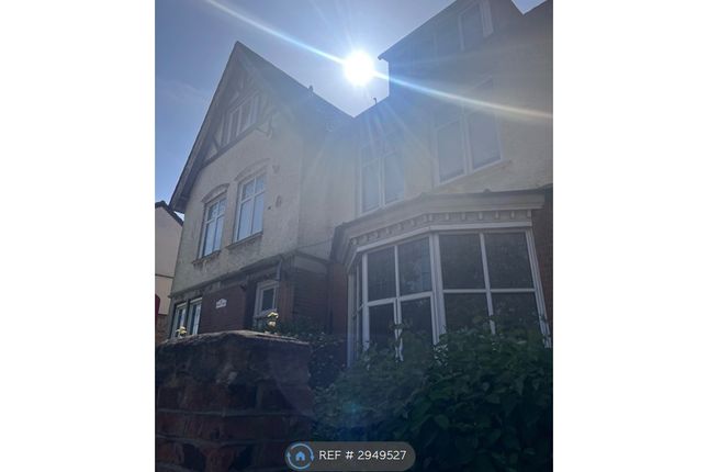 Flat, Emma Court Maidstone Road, Rochester photo 3