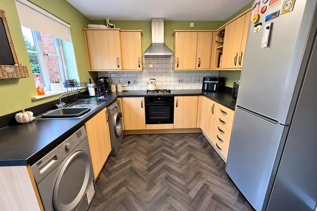 Hawthorn Lane, Bradford photo 2