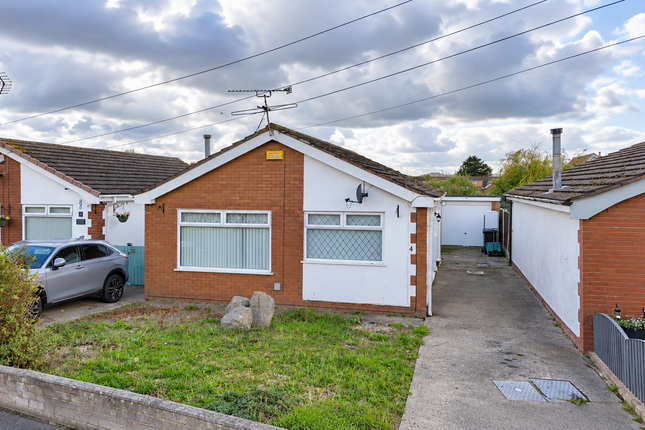 2-bed bungalow on 4, Lon Heulog, Kinmel Bay, £195,000