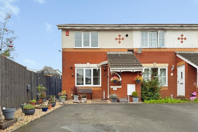 17, Megan Close, Swansea photo 2