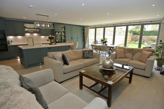 Quindecim, 15a Northcroft Road, Englefield Green photo 4