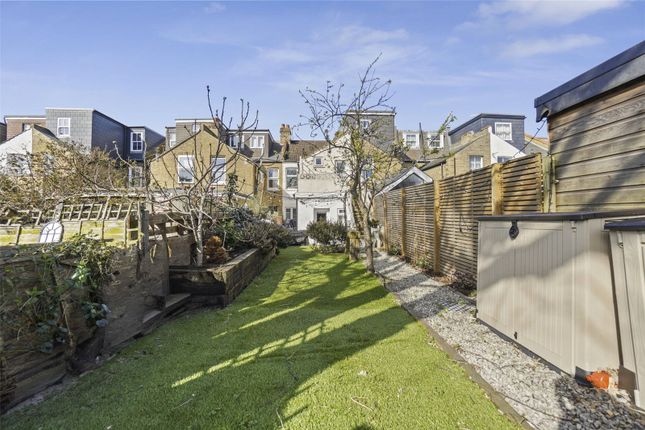 19a, Gould Road, Twickenham photo 2