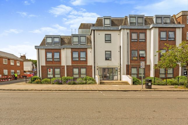 1-bed flat on Flat 19, The Peninsula, 42, Buckingham Street, Aylesbury, £130,000