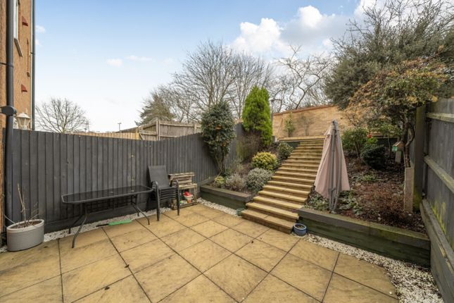 19, Hartington Close, Grantham photo 4