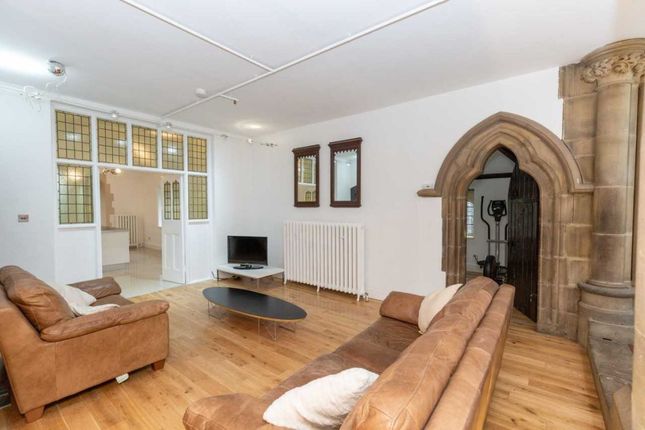 The Sanctuary, Old St. Marks Church, Low Moor photo 4