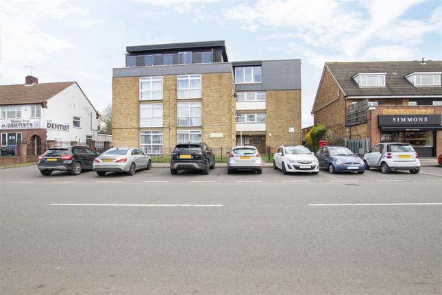 Flat for sale in Flamstead End Road, Cheshunt, Waltham Cross