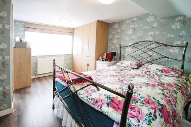 Terraced house for sale in Carr Road, Northolt