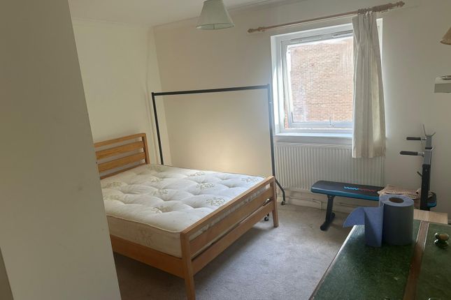 Thumbnail Flat to rent in Jubilee Close, Harlesden