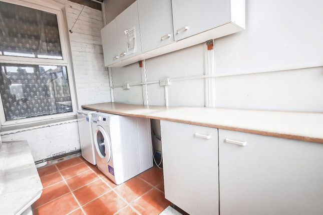 21, Maybury Street, London photo 4