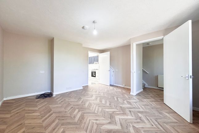 103, Ashfield Avenue, Bushey photo 5