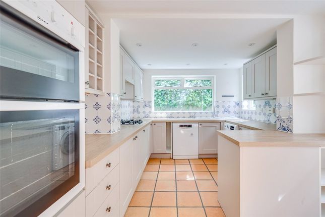 Terraced house to rent in Burnthwaite Road, London