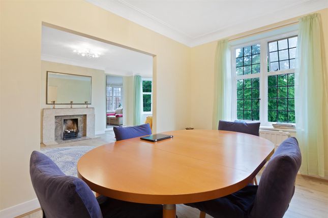 82, Worcester House, Highlands Heath, London photo 3