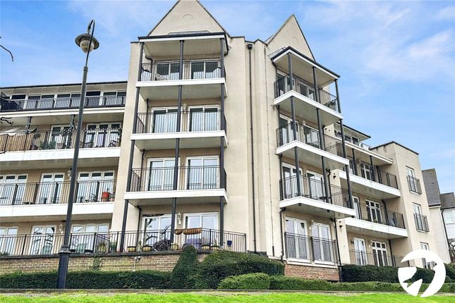Flat for sale in The Boulevard, Greenhithe, Kent
