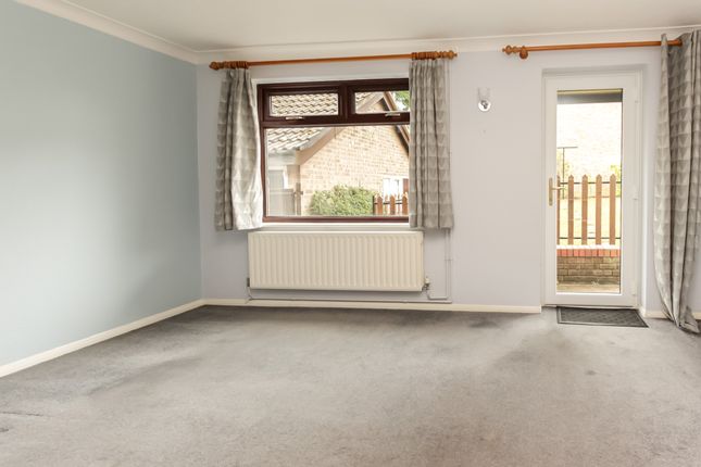 12, Muirfield Road, Wellingborough photo 4