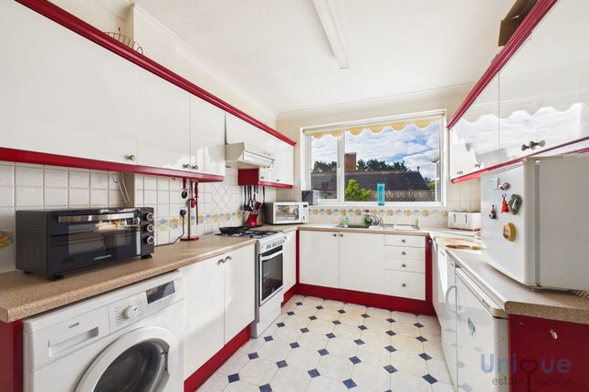 97, Harrowside, Blackpool photo 4