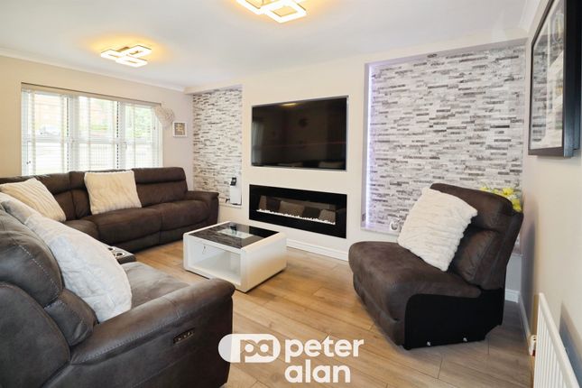 13, Garrick Drive, Cardiff photo 2