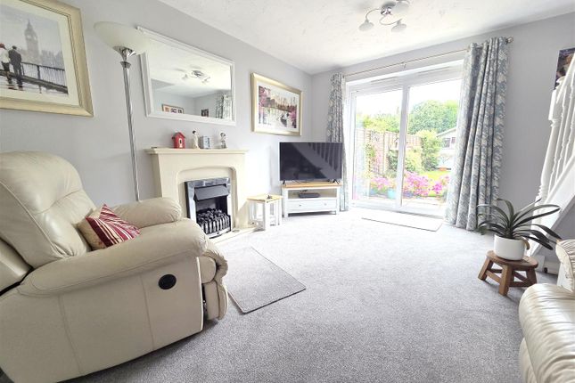 1, Court Drive, Stourport-On-Severn photo 3