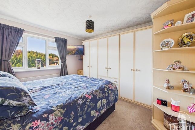 13, Fir View Road, Cinderford photo 4