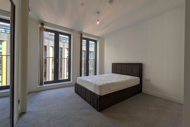 44 Baileys House, Charles Clowes Walk, London photo 3