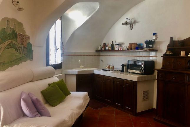 Duplex for sale in Da 754, Via Castello, Dolceacqua, Imperia, Liguria, Italy