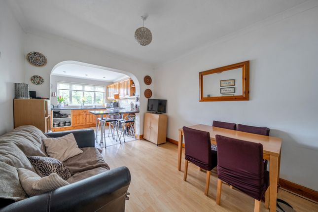 209, Hawes Lane, West Wickham photo 3