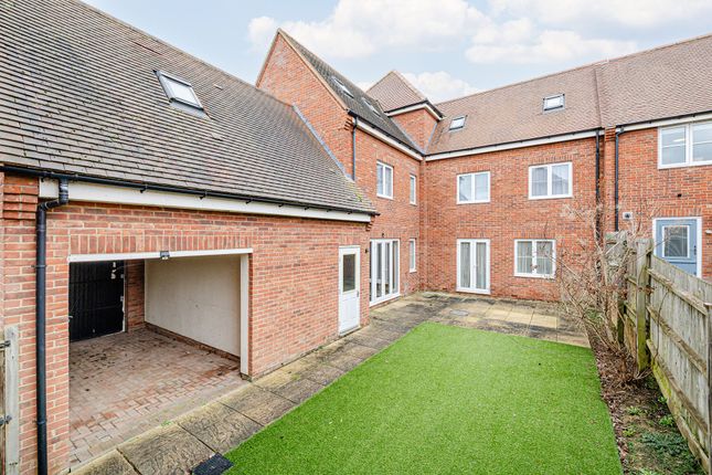 1 Bramble Court, Cambridge photo 2