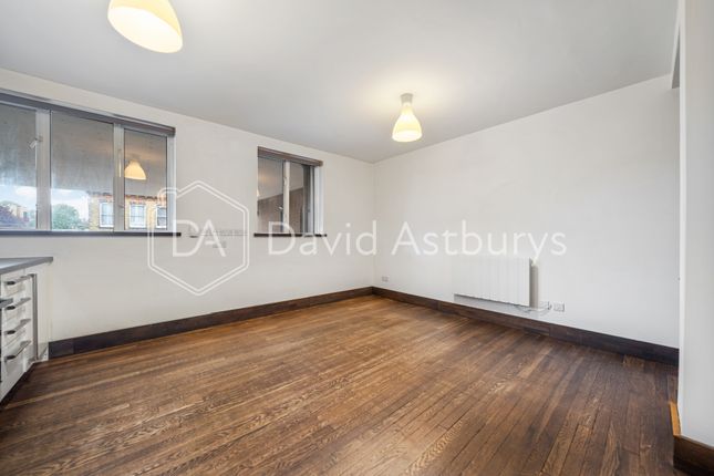 Thumbnail Flat to rent in Lynton Road, Crouch End, London