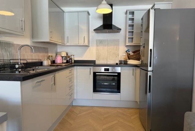 Lower Meadow Court Flat 2, Lower Meadow Road, Minehead photo 2