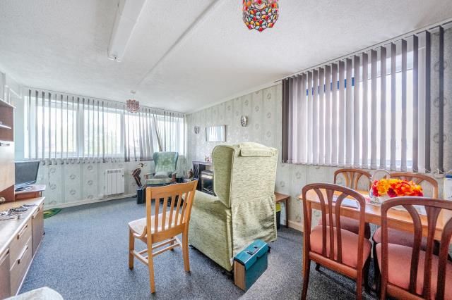 Flat 14 Evenlode Tower,, Blackbird Leys Road, Oxford photo 3