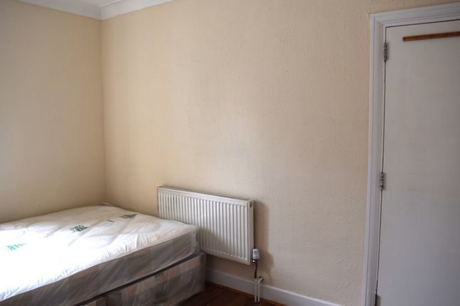 Room to rent in Longbridge Road, Room 3, Dagenham