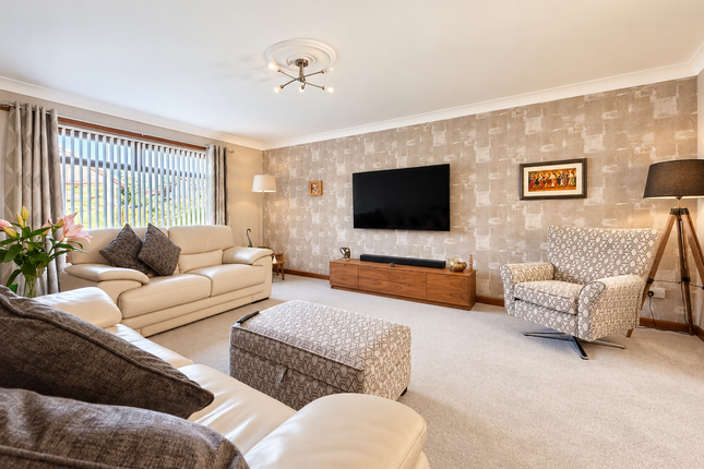 8, Hunter Place, Falkirk photo 3