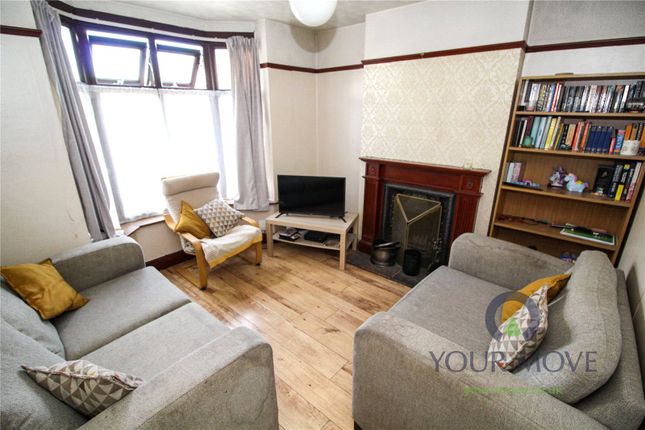 11, Willow Road, Bedfordshire photo 2