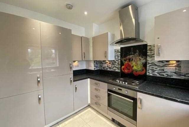 Property to rent in Twist Way, Slough
