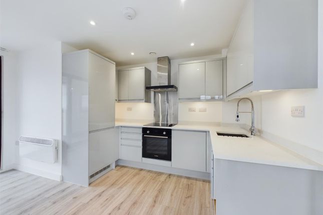 Thumbnail Flat to rent in The One Development, 1A Hillreach, London