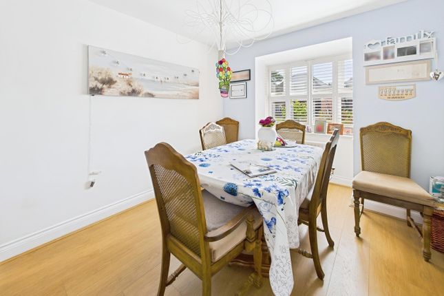 2, Mountbatten Drive, Southampton photo 4