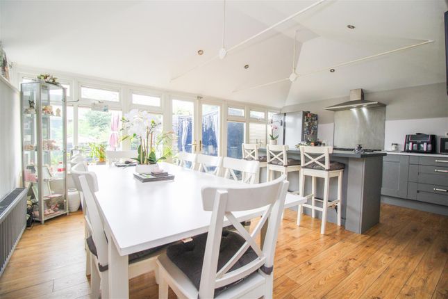 27, Stackfield, Harlow photo 5
