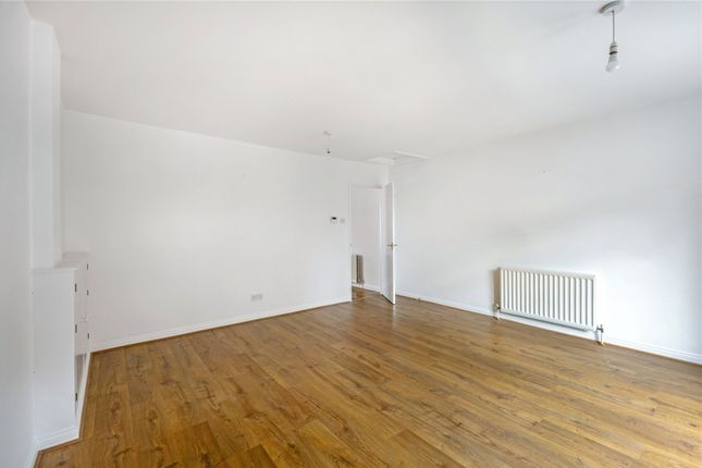 10A,, Baker Street, Surrey photo 4