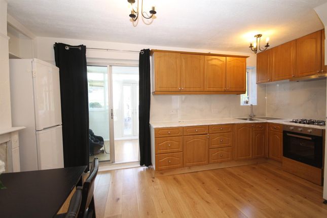 6, Ansell Grove, Carshalton photo 4