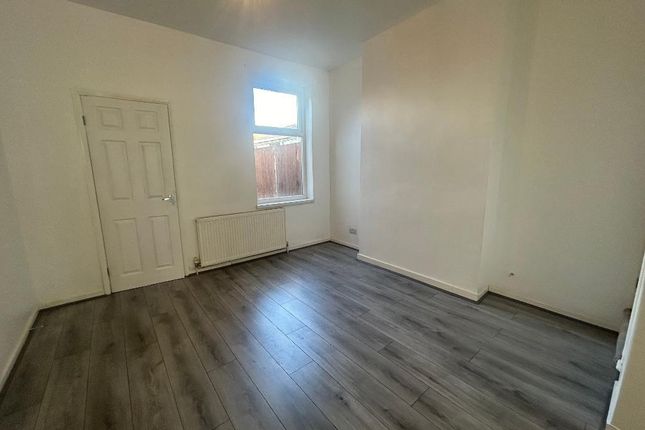 Terraced house to rent in Weston Road, Bearwood, Birmingham