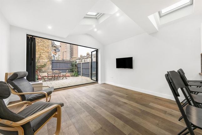 22, Elcot Avenue, London photo 4