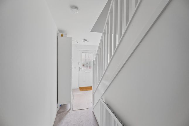 57, Twister Crescent, Stonehouse photo 3