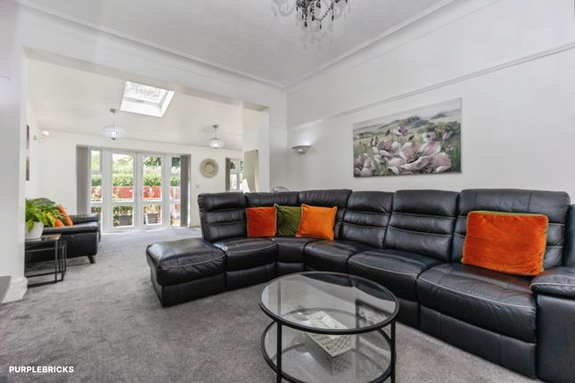 18, Park Drive, Manchester photo 4