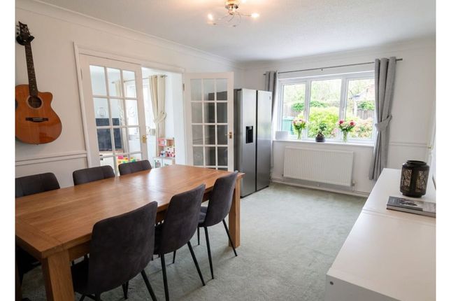 25, Hopes Grove, Ashford photo 2