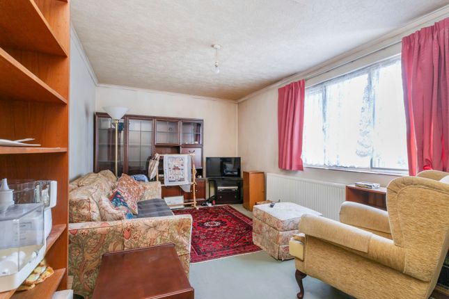 Flat for sale in Highbury Grove, London