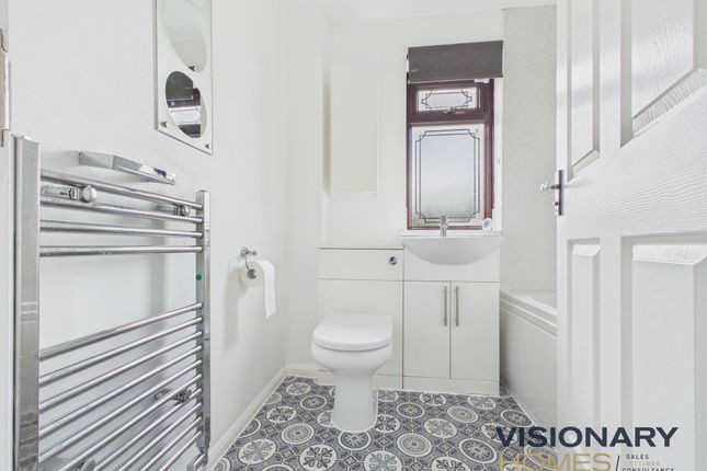 120 Baker Street, Burntwood photo 3