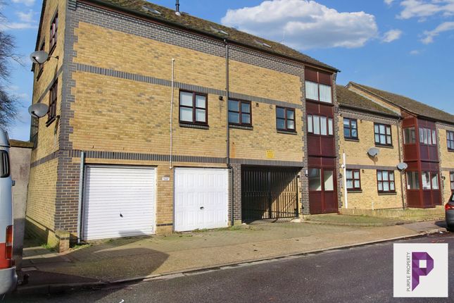 Thumbnail Flat for sale in Tadley Court, Court Lodge Road, Gillingham