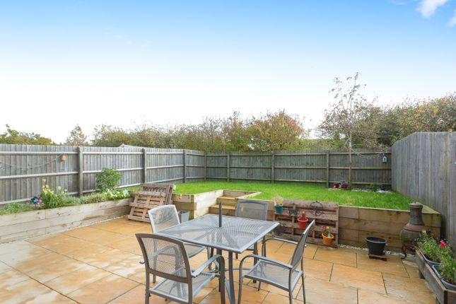 27, Repton Drive, Hanslope, Milton Keynes photo 3
