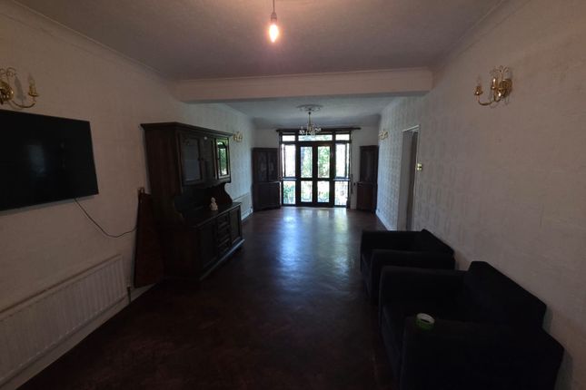 62, Dereham Road, BARKING photo 3